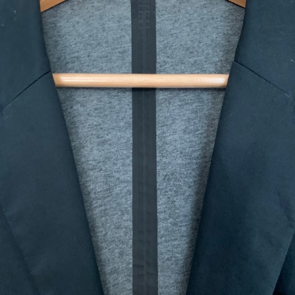 UAS Navy sport coat, size large - Picture 9 of 10